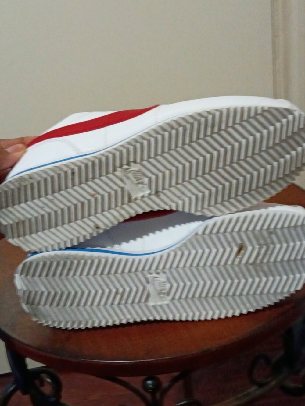 Youth Nike Cortez 72 Forrest Gump White Leather Red Swoosh 904764-103 Size 7Y - Picture 3 of 14